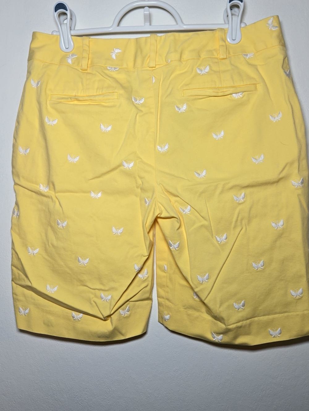 Womens Talbots Petites Size 6p Yellow Twil Shorts Embroidered White Butterflies - Picture 2 of 4